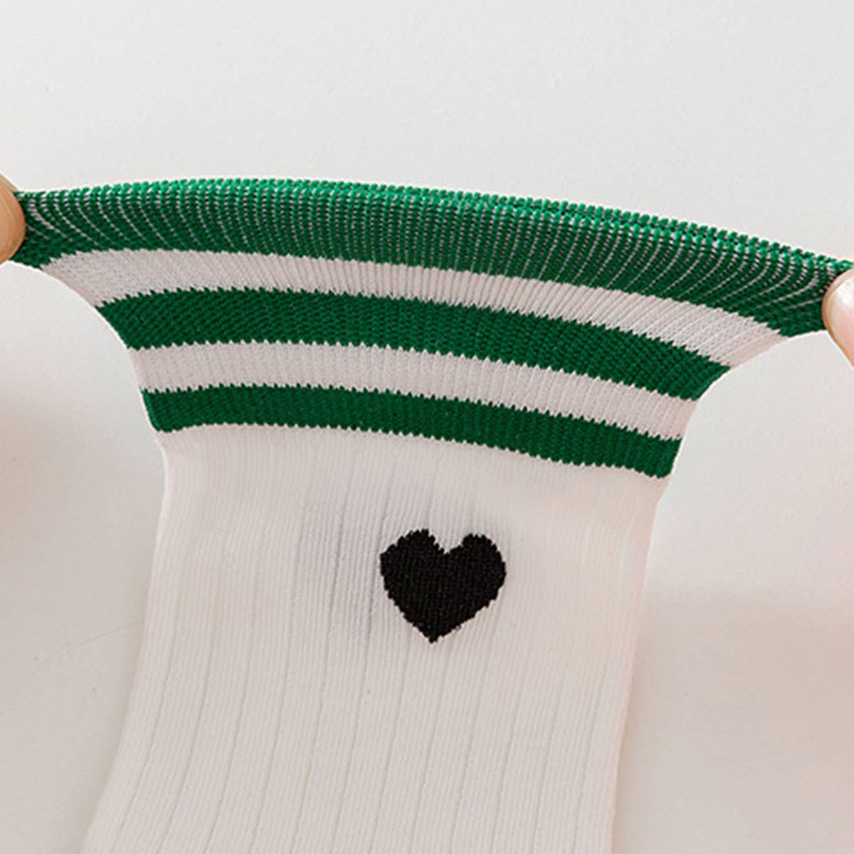 College Style Heart, Two Stripes Crew Socks