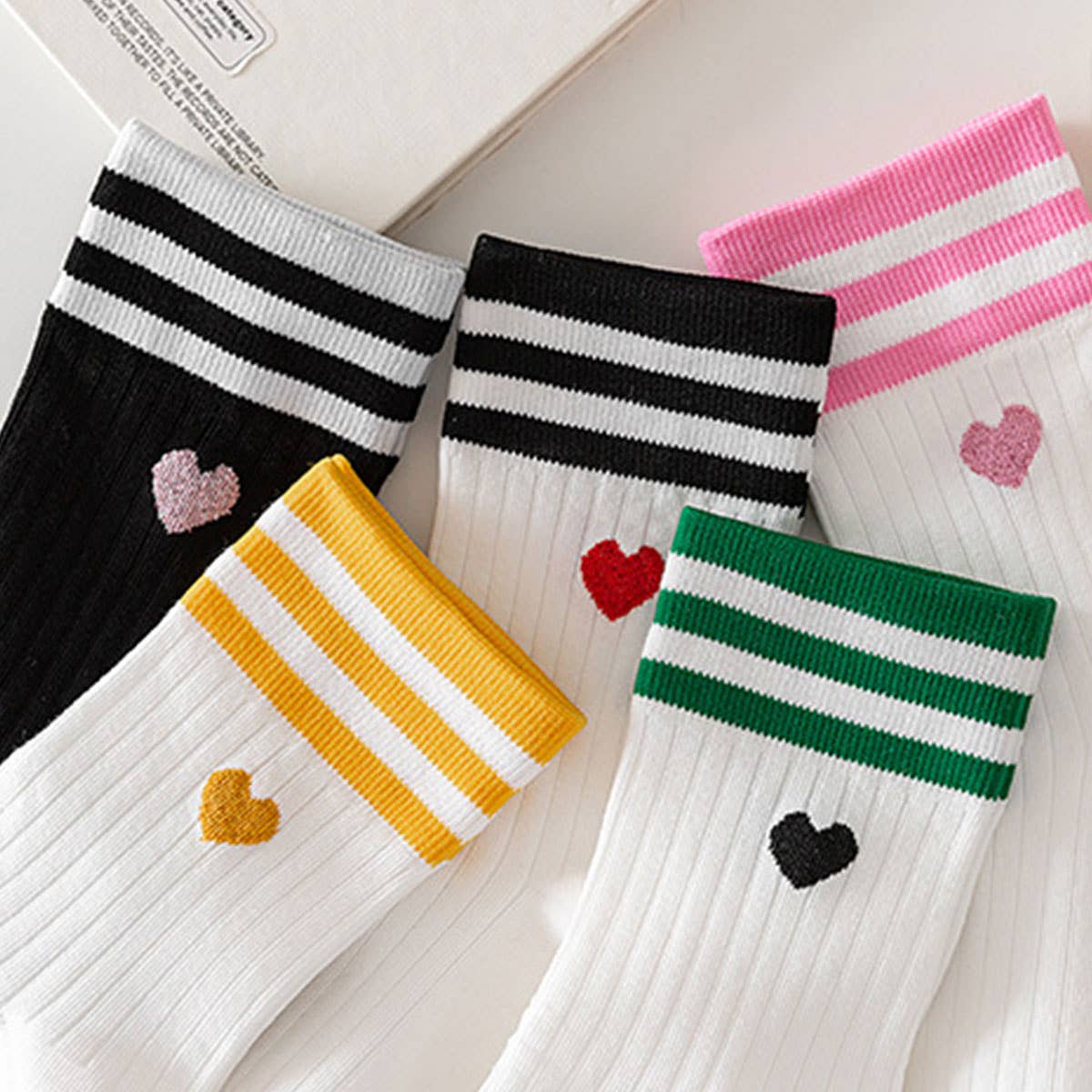 College Style Heart, Two Stripes Crew Socks
